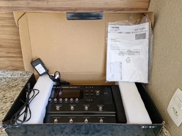 Pedaleira Boss GT1000 Com Caixa Original + Fonte Original +