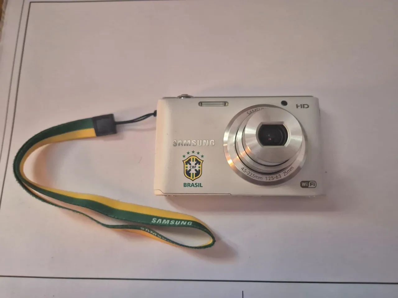 Câmera Digital Samsung com Wi-Fi e Design Brasil