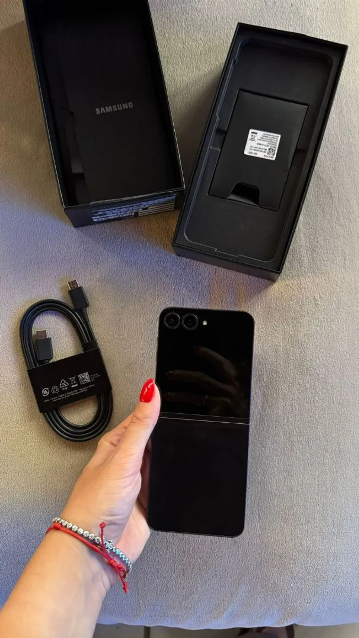 Samsung Galaxy Z Flip 6