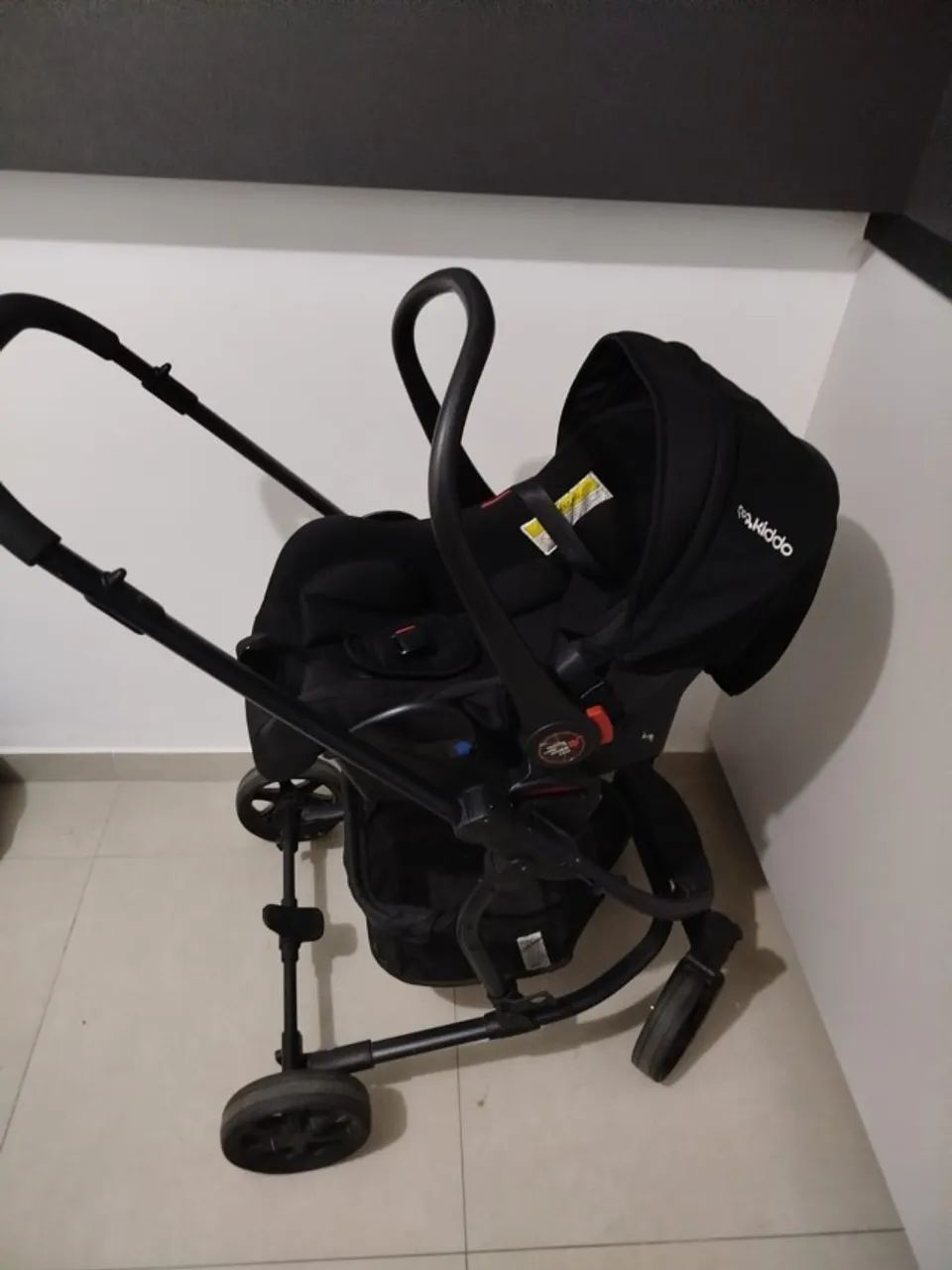 Carrinho Moisés com bebe conforto da marca Kiddo - Foto 2