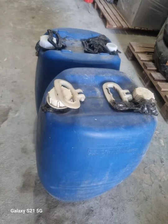 Bombonas de 50 litros com emulsão asfáltica  - Foto 4