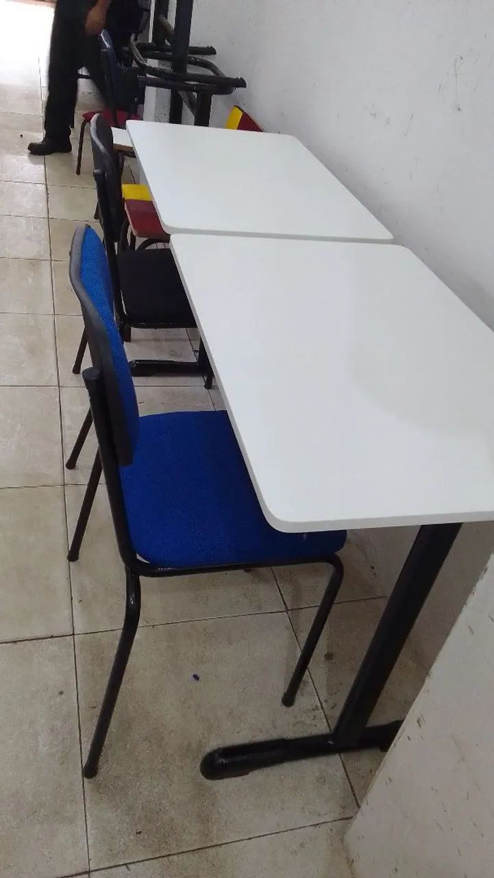 Mesa de professor com cadeira. - Foto 5