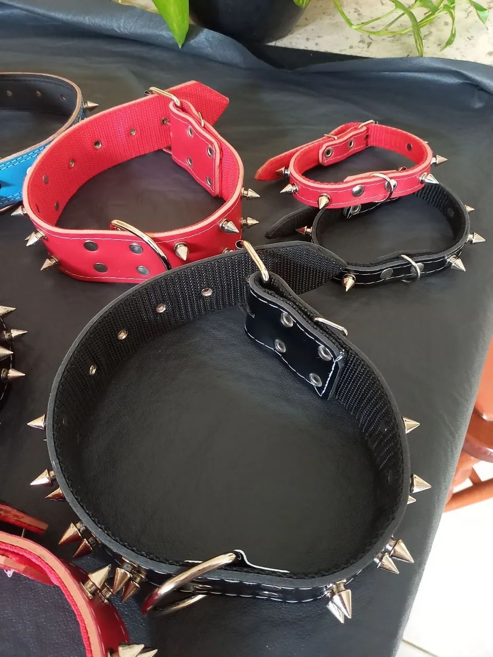 Coleira de Couro com Espinhos para Cães - Foto 3