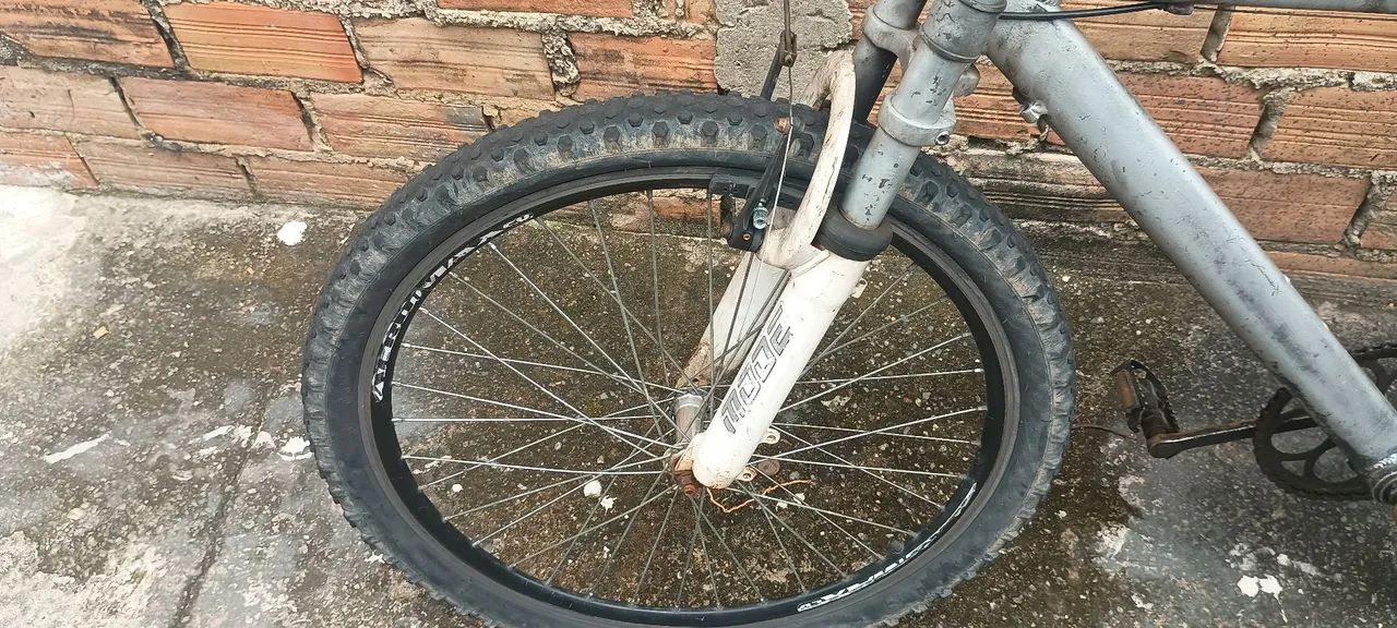 Bicicleta aro 26 usada porém funcional não faço entrega retirada no local  - Foto 3