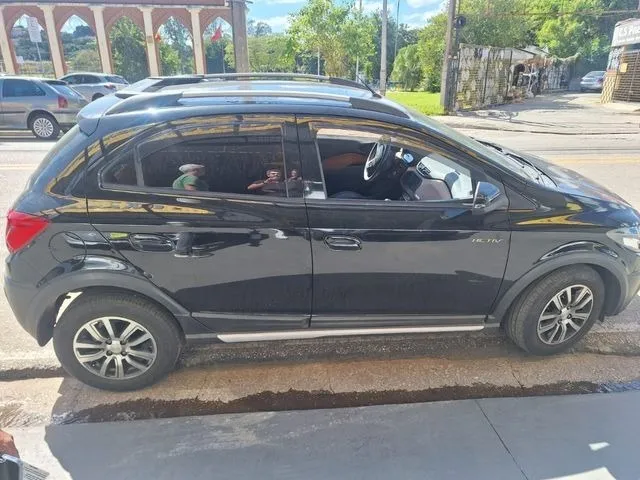 ONIX HATCH ACTIV 1.4 Flex automático 2017