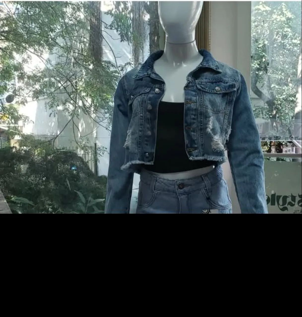 Jaqueta Jeans feminina Cropped Destroyed