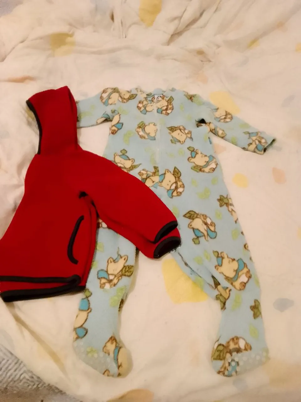 Pijama e casaco infantil quentinhos