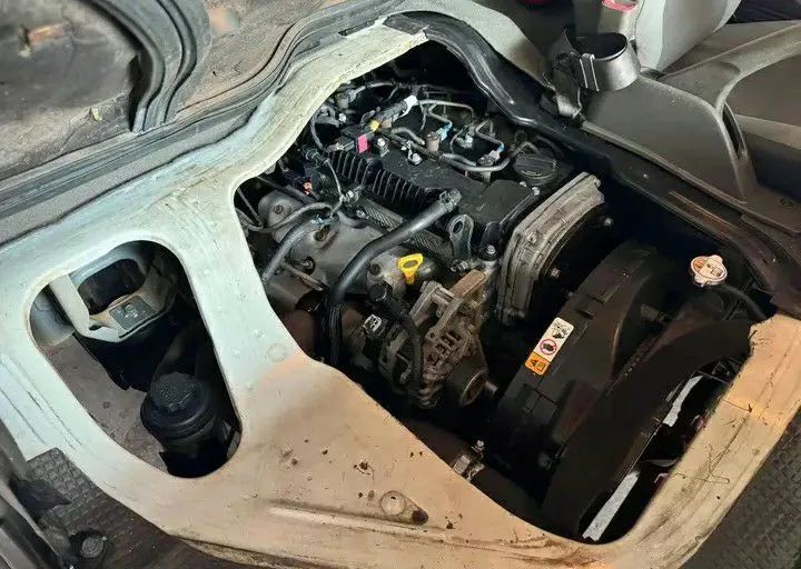 Caminhão baú Hyundai  - Foto 5