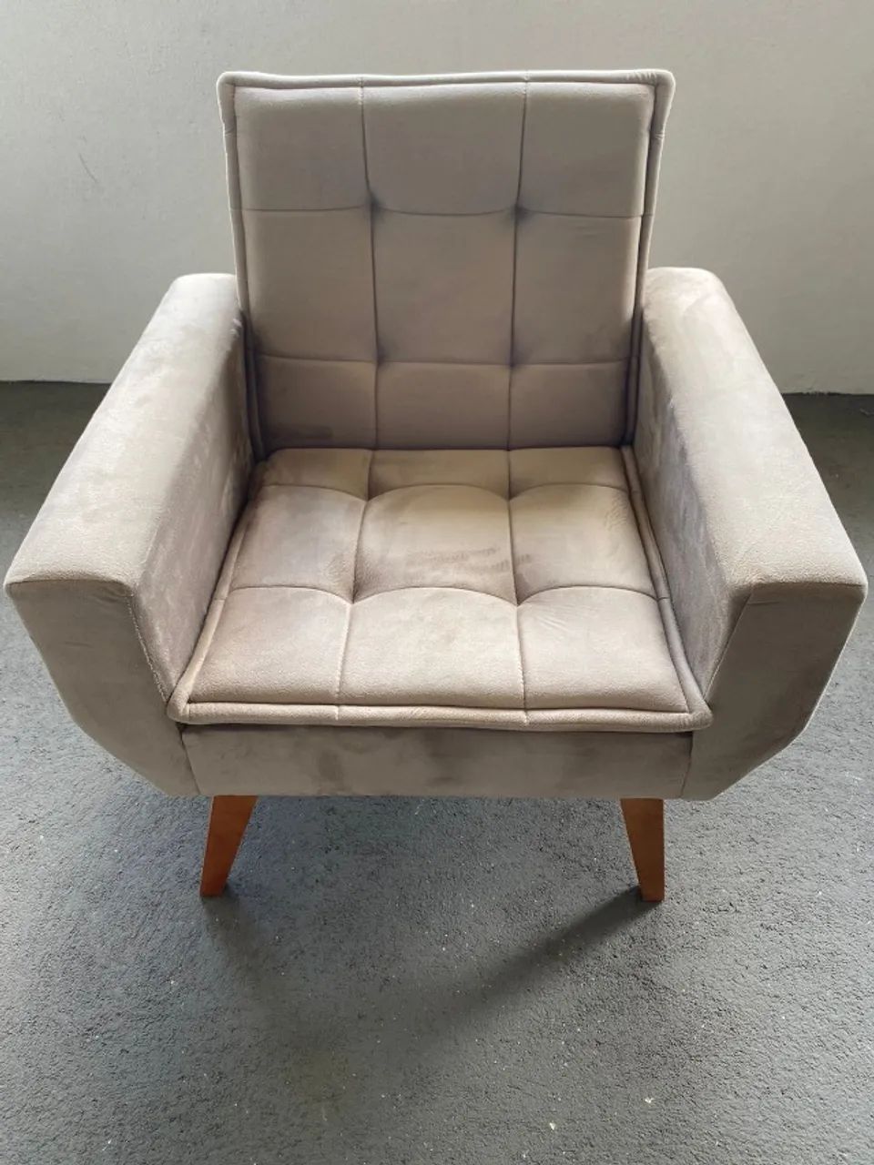 Poltrona decorativa kapri veludo bege