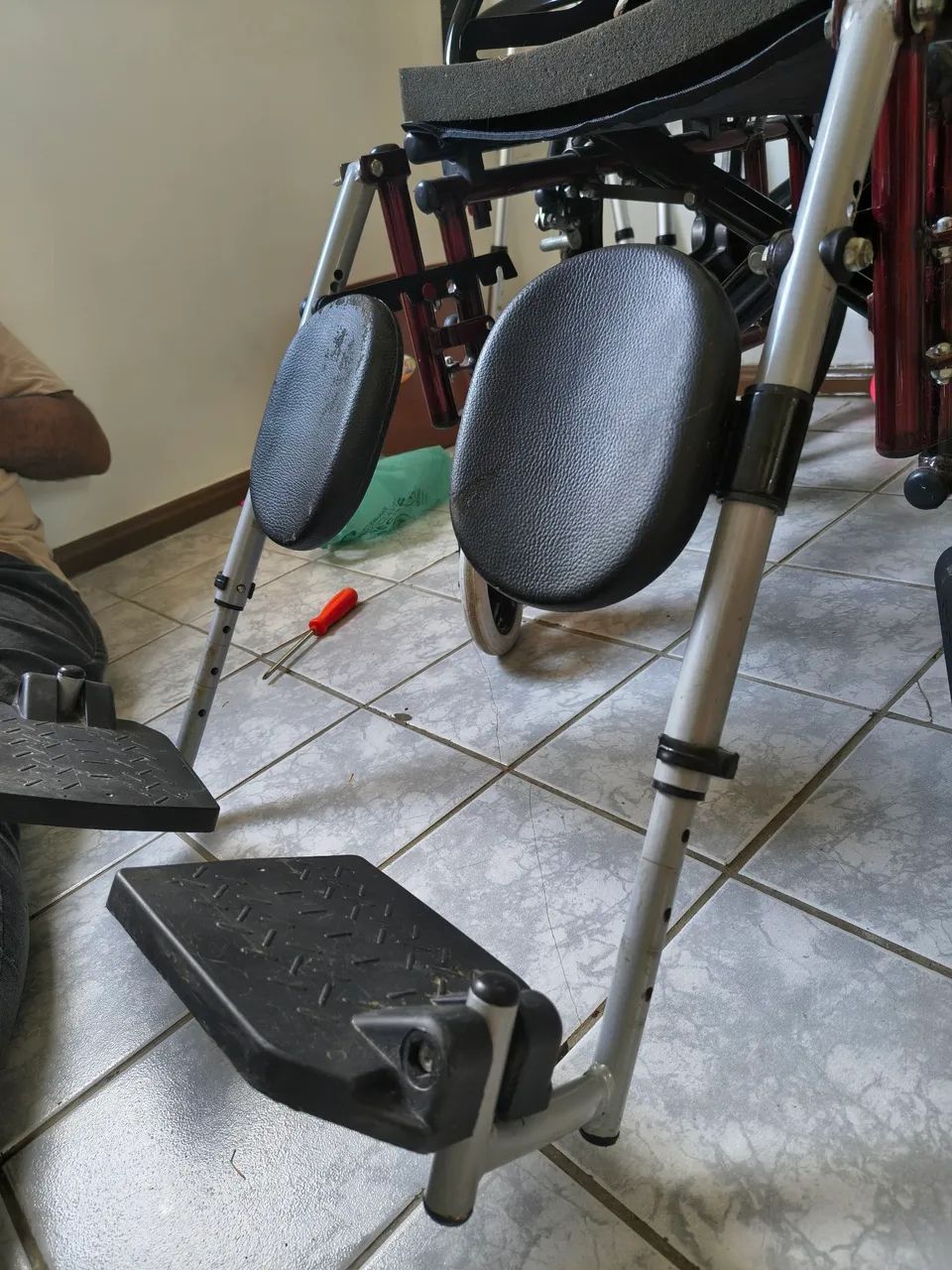 Cadeira de Rodas - Foto 3