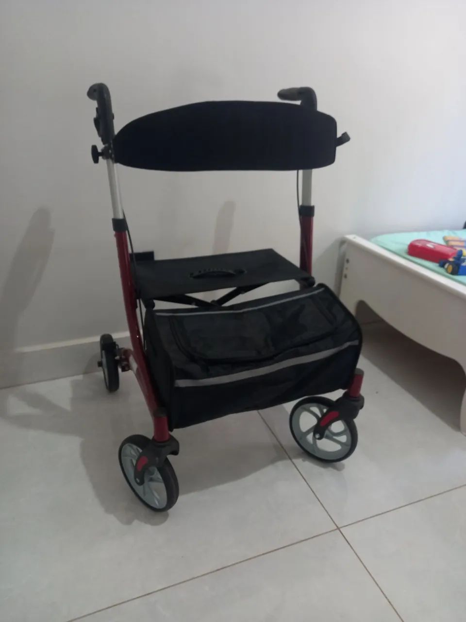 Andador P/ idosos - Foto 4