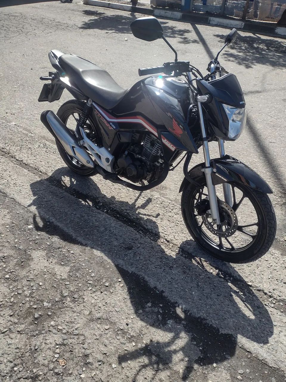 Vendo Titan 2020  - Foto 3