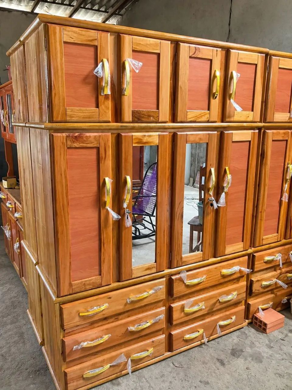 Guarda roupa de casal 4 portas espelhado novo frete grátis  - Foto 2