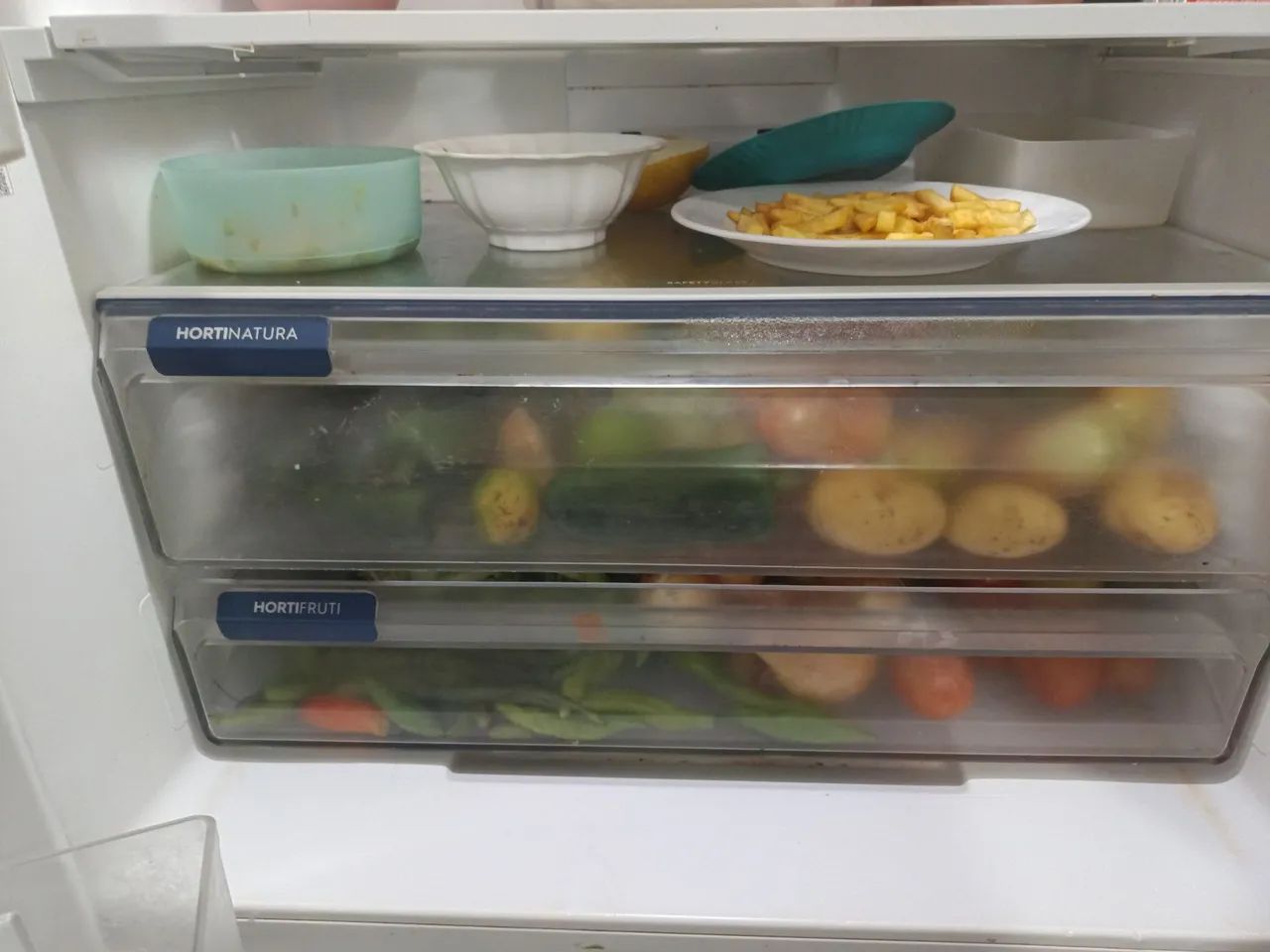 Vendo uma geladeira é uma mesa - Foto 2
