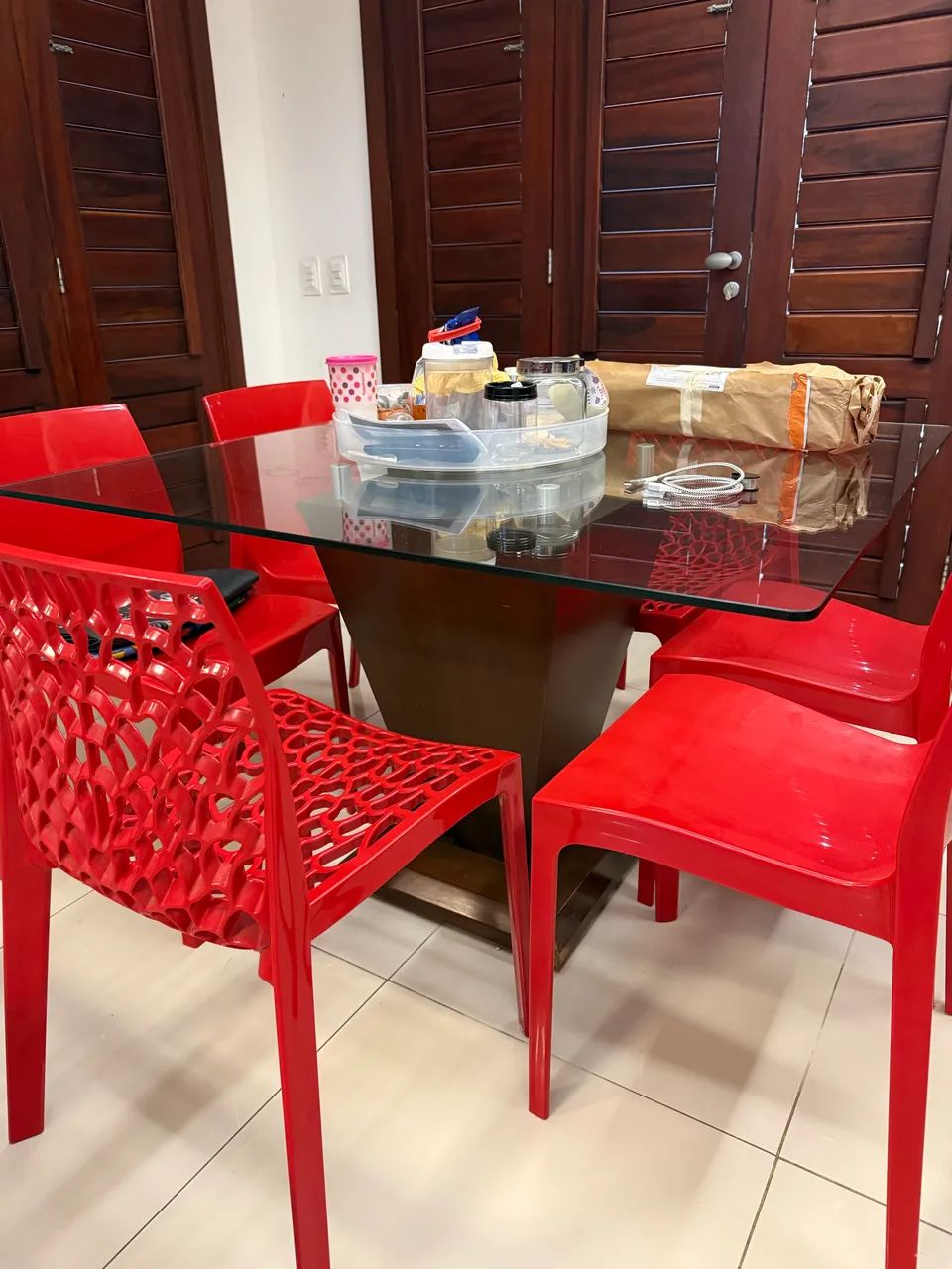 Mesa de vidro com pé em madeira maciça - Foto 2