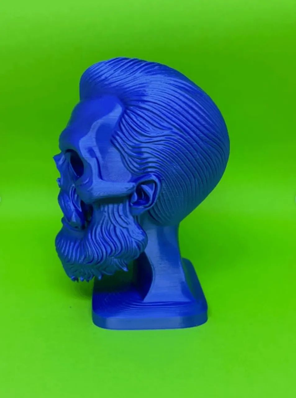 escultura caveira com barba e bigode - Foto 4