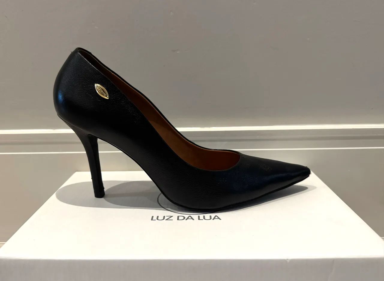 Sapato Scarpin Luz da Lua 37