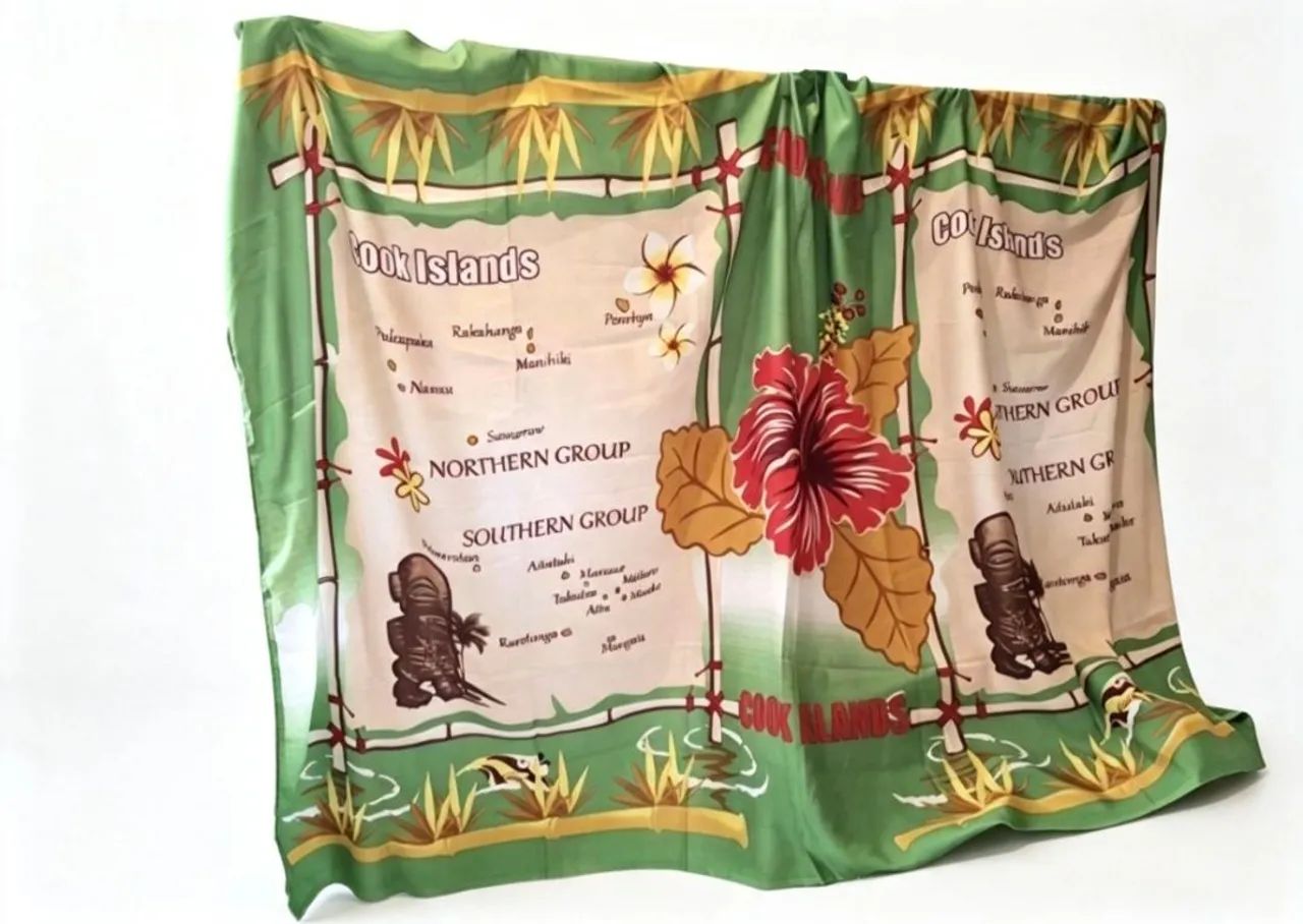 Canga ou saída de praia verde com mapa da Ilhas Cook original 