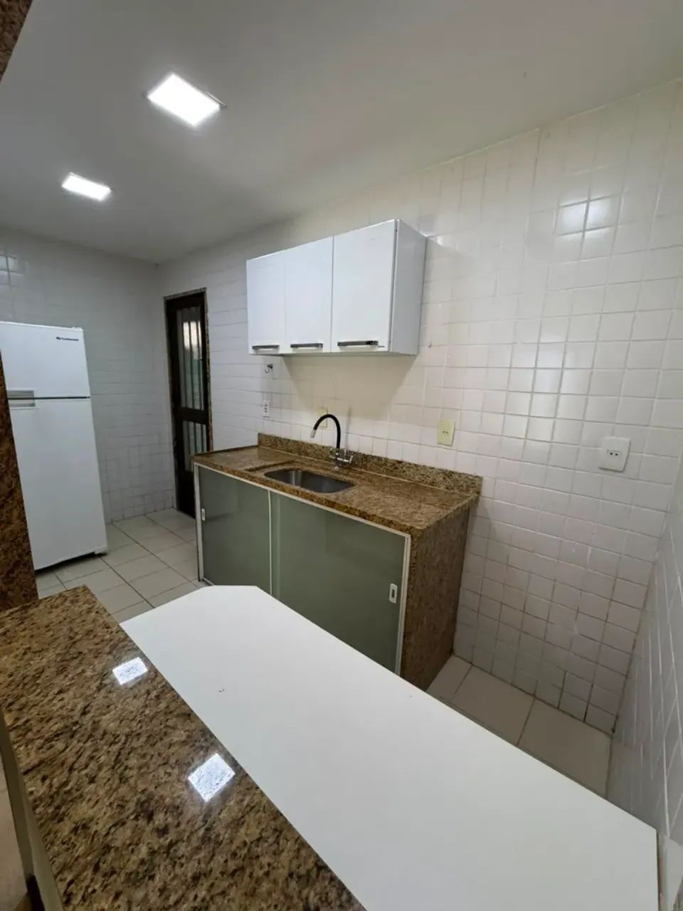 TRIPLEX- LOCAÇÃO ANUAL - RESERVA DO SAHY - Foto 5