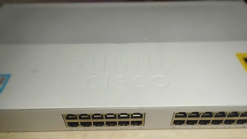 CISCO CBS250-24T-4G