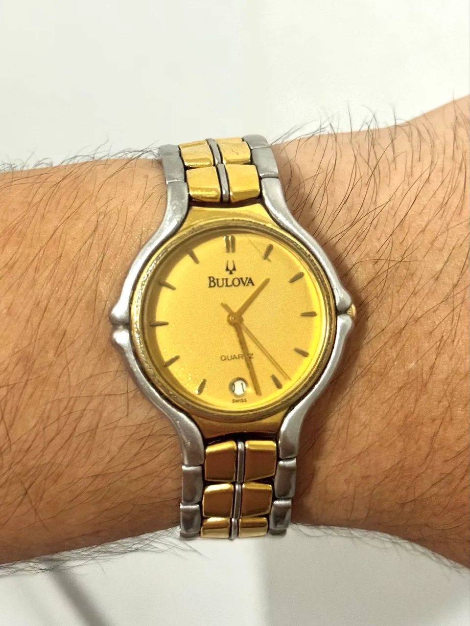 RELÓGIO BULOVA DOURADO VINTAGE QUARTZ - Foto 3
