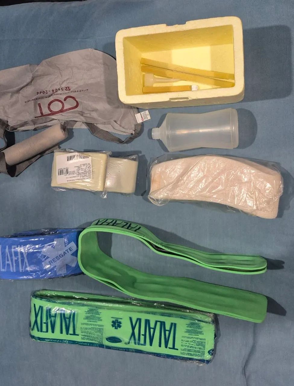 Bolsa de primeira socorros com várias Talas de diversos tamanhos - Foto 3