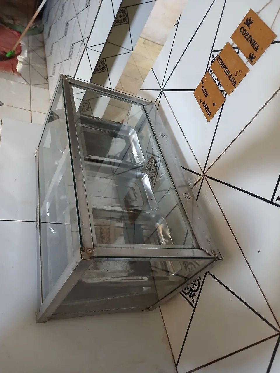 VENDO ESTUFA DE SALGADOS SEMI NOVA