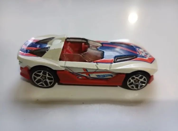 R0932 Football  Hot Wheels Blanco (Usado) - Foto 3