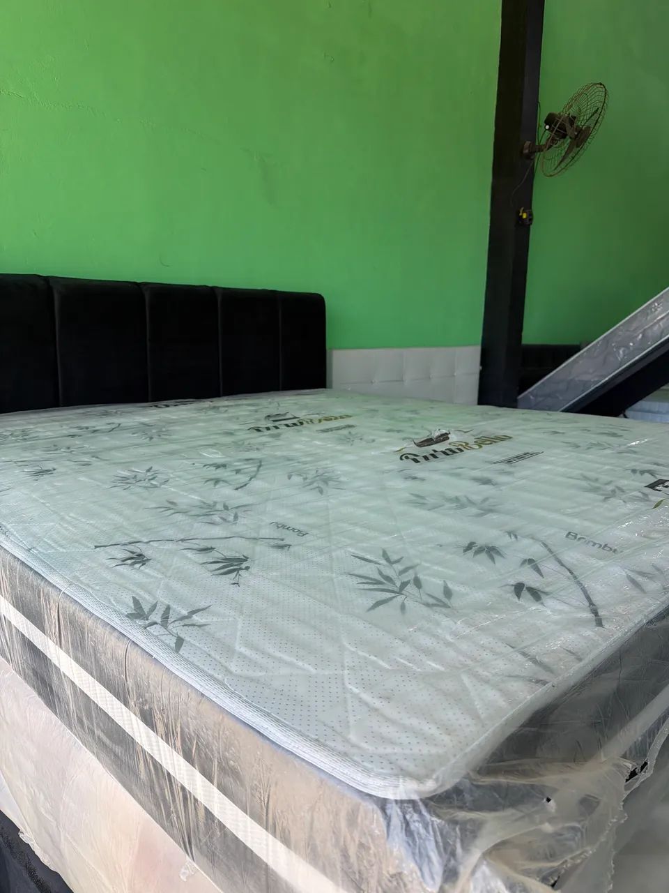 Colchão King D33 c/Molas Ensacadas Última Peça 