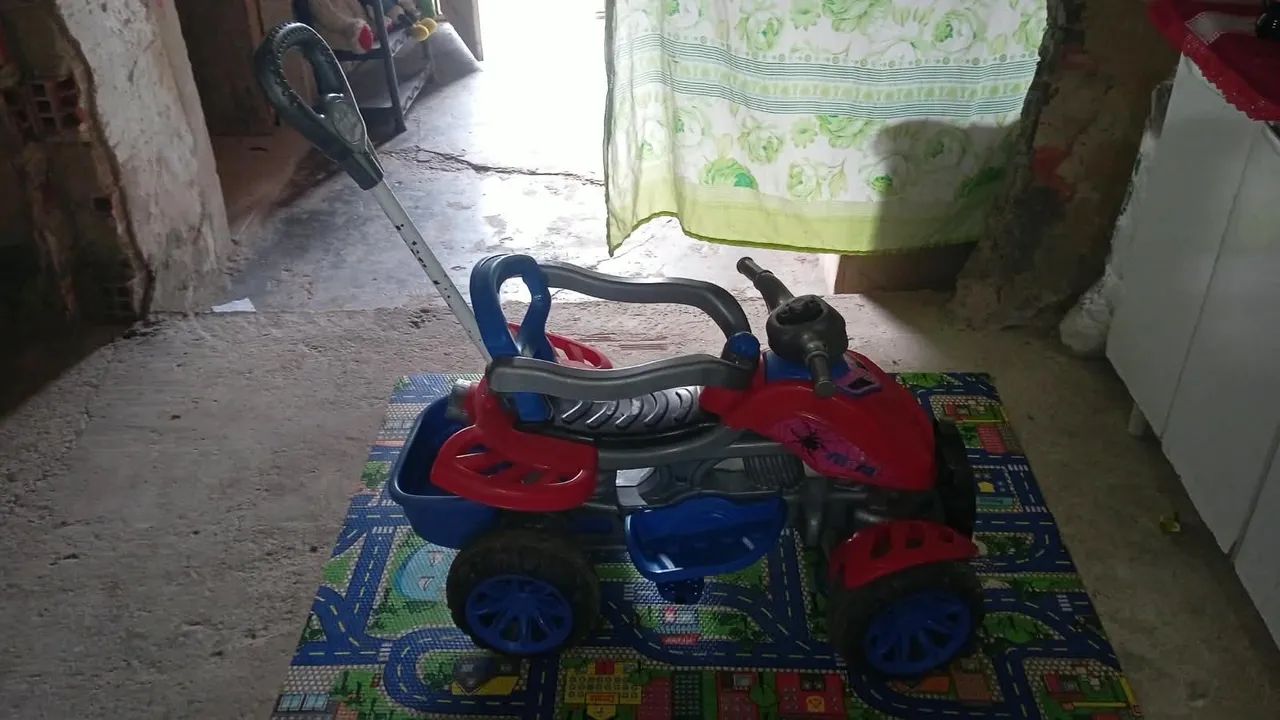 Vendo esse carrinho de menino 300, mas tem cvs 