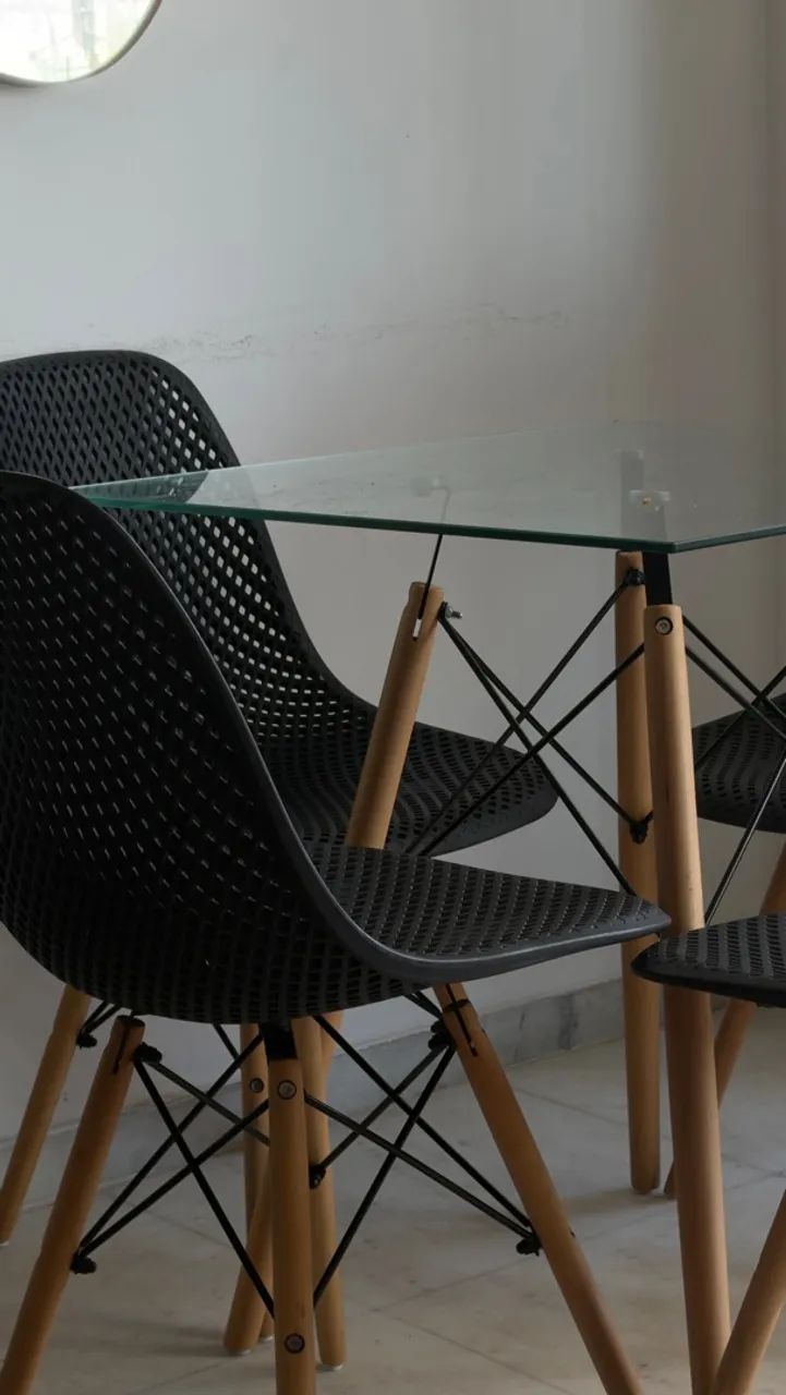 Mesa de vidro com cadeiras  - Foto 4