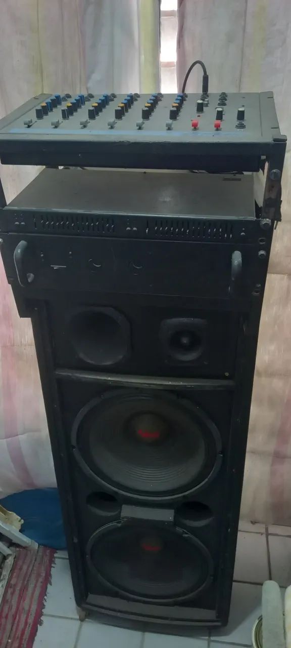 Vendo Torre de som onial com mesa - Foto 4