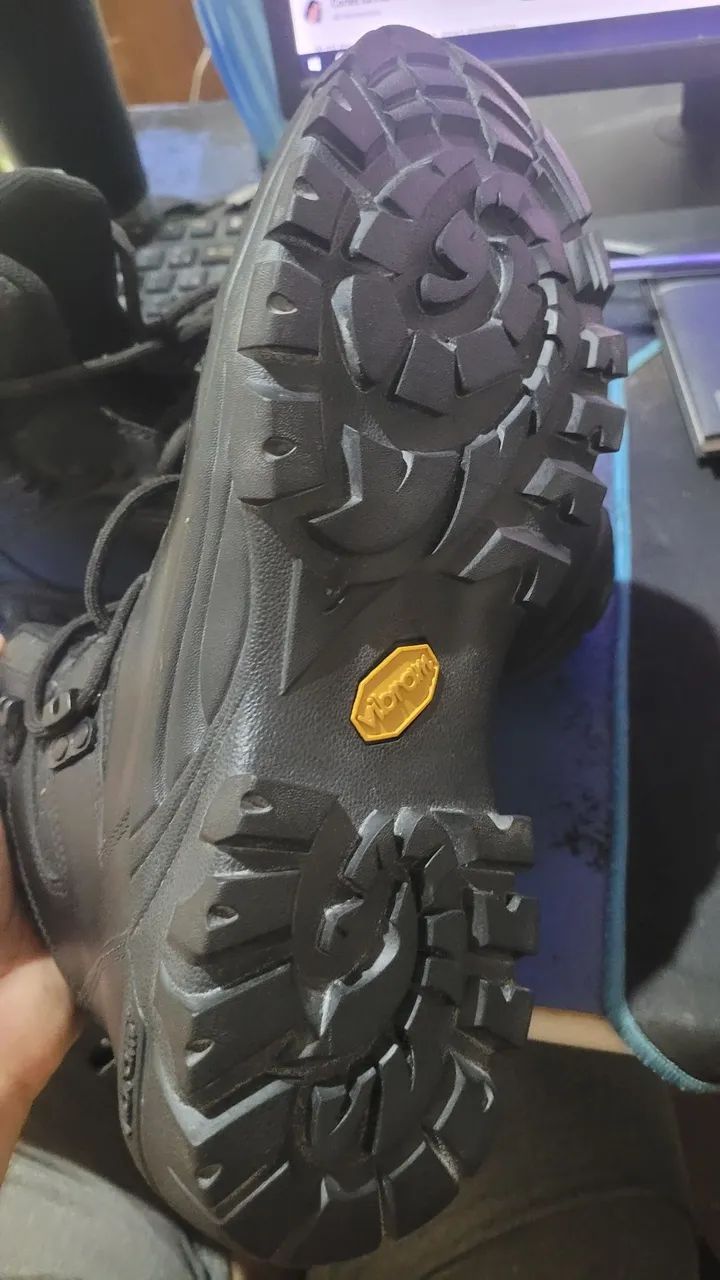 Bota Rafale/Invictus N°43 Nunca usada - Foto 3