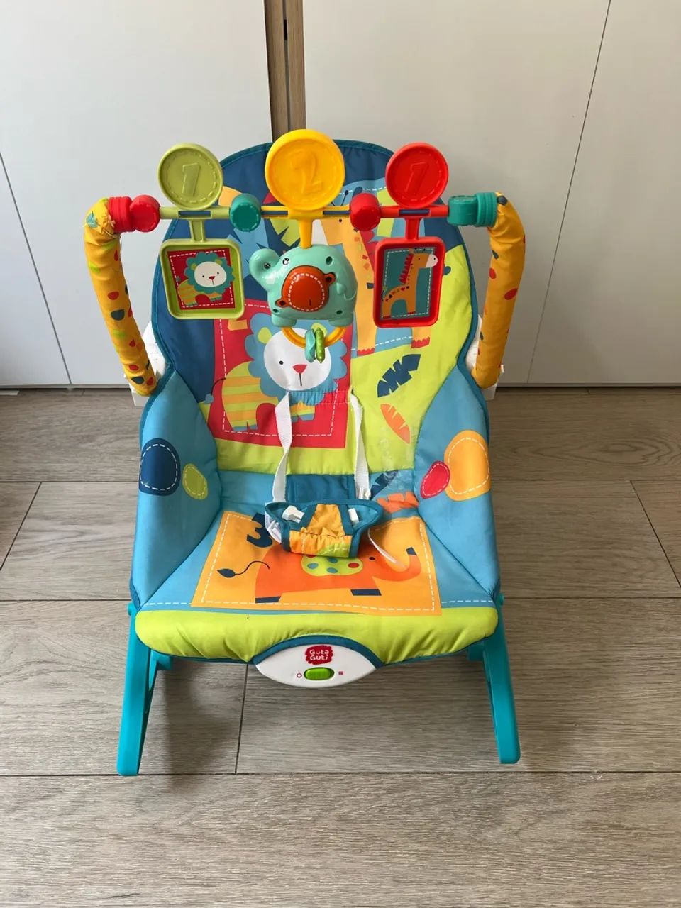 Cadeirinha Baby com Móbile 