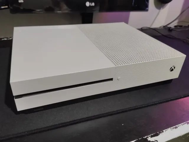 Xbox One S - Seminovo