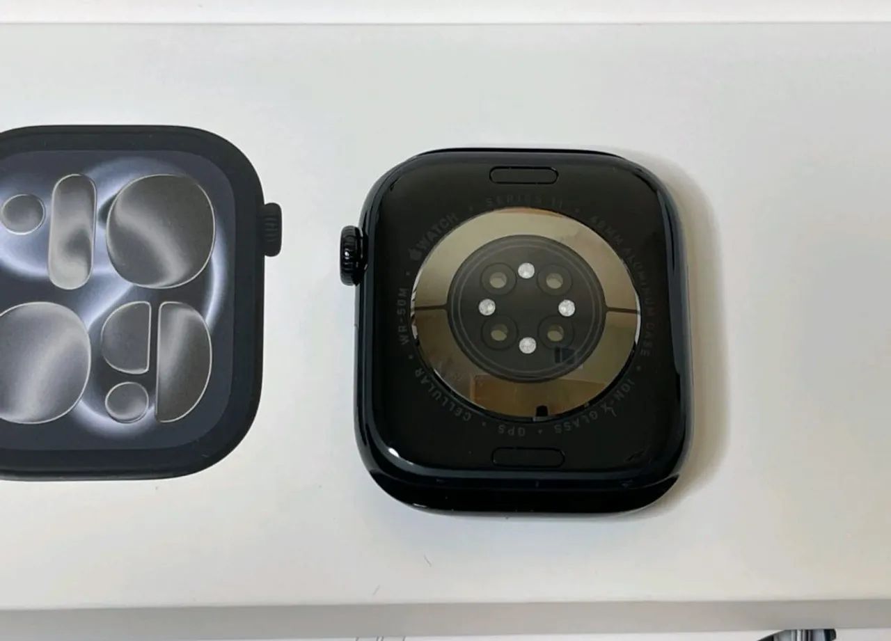 Apple Watch Series 11 46MM (GPS + 4G) - Jet Black - Foto 2