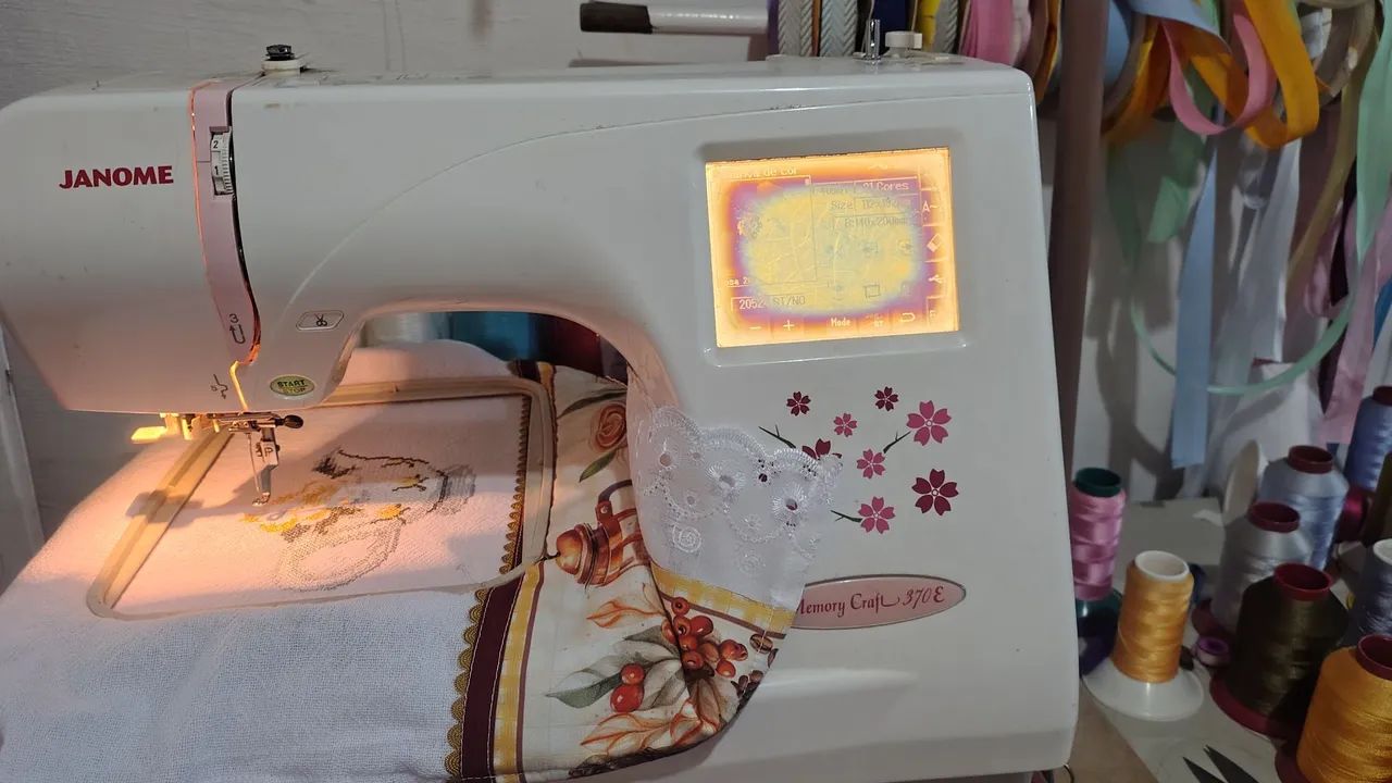 Máquina de bordado janome - Foto 2