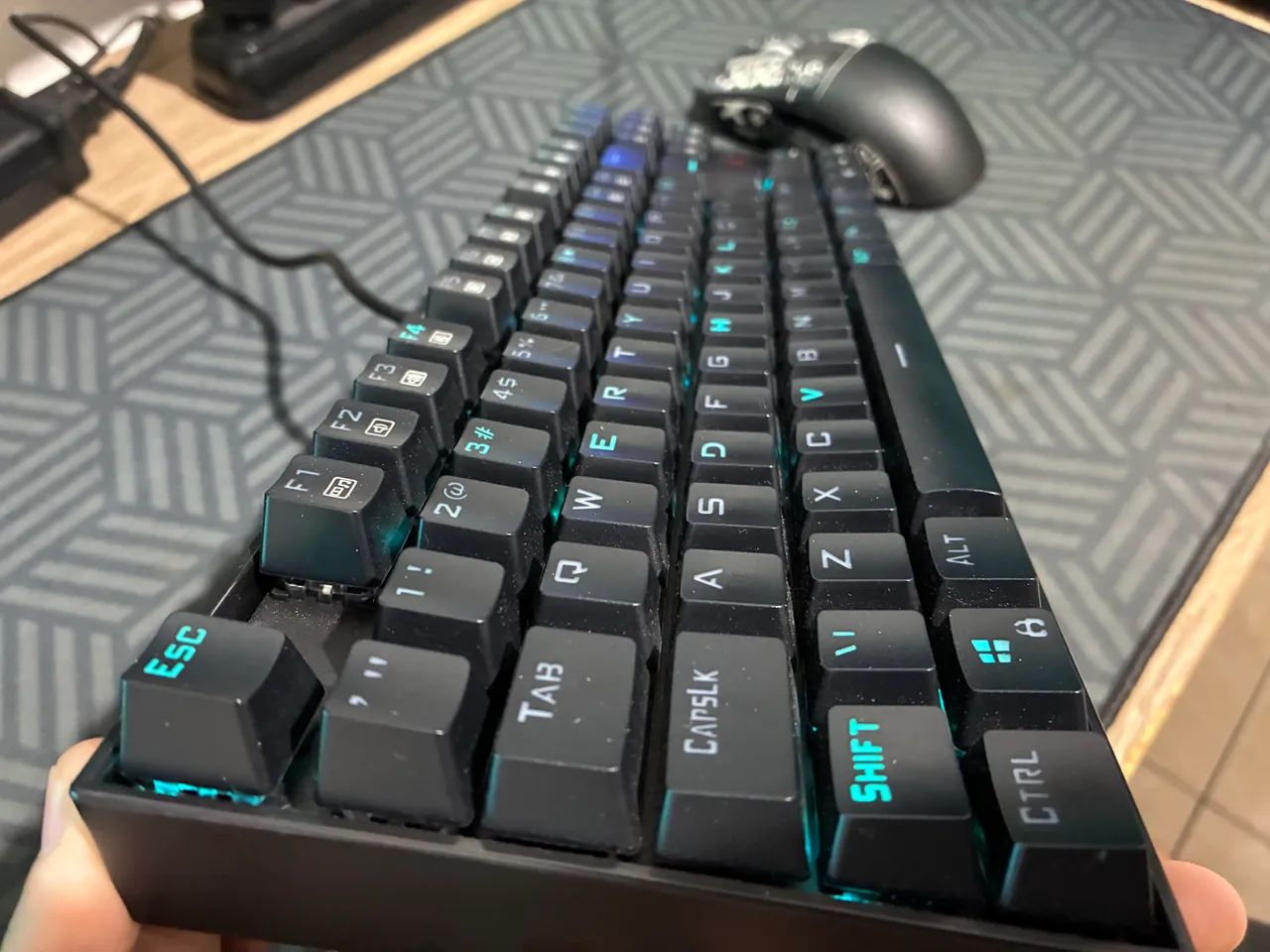 Teclado magnético Redragon KUMURA PRO V2 red switch - Foto 3