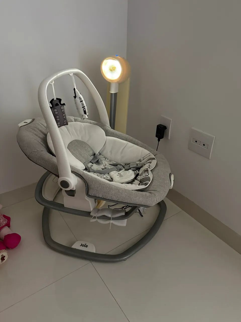 Cadeirinha de balanço elétrica 