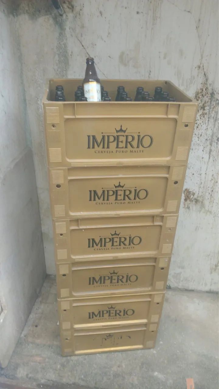 Vendo 6 caixa de litrinho de império 