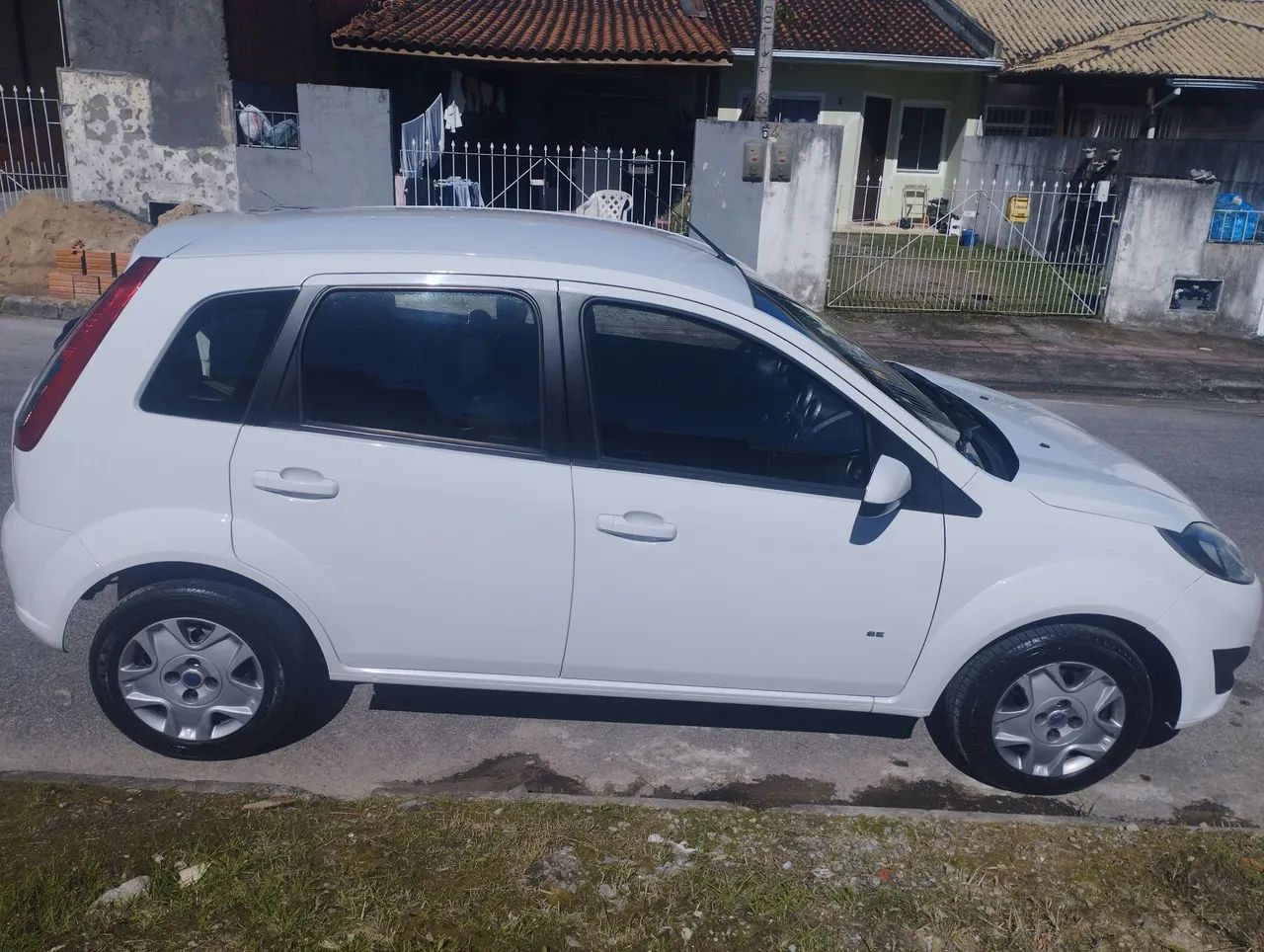 Ford Fiesta SE 1.0 8V Flex 5P 2014 - Foto 2