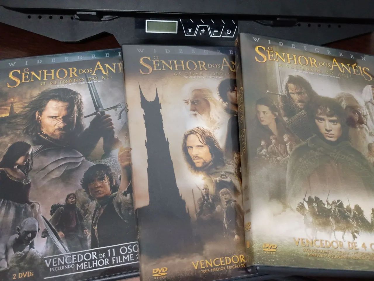 Box set DVD da trilogia do Senhor dos Anéis+ extras BAIXOU DE PREÇO!! - Foto 3