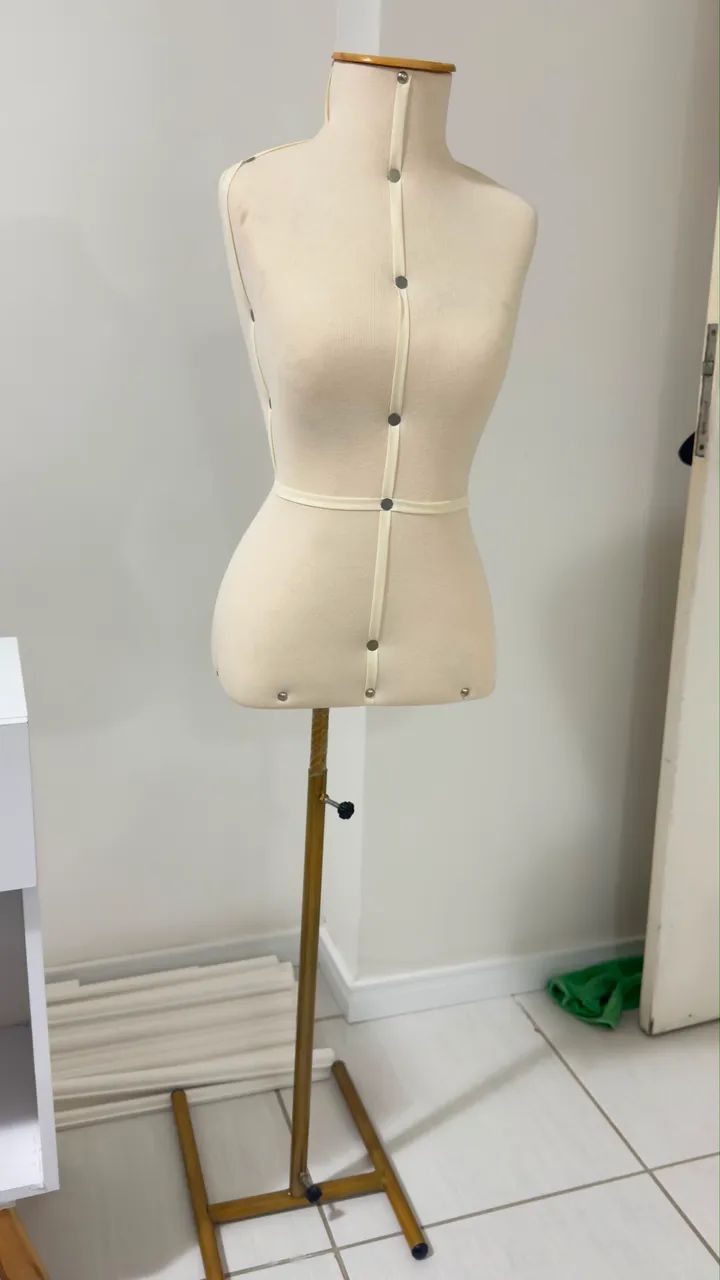 Manequim completo com Pedestal