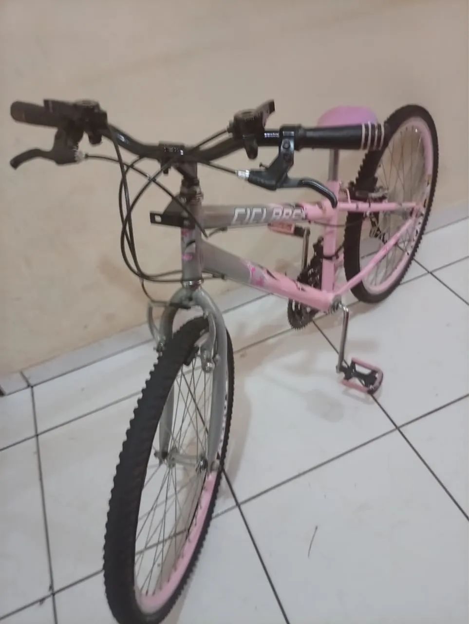 Vende-se bicicleta feminina 18 marchas, aro 24 aero toda revisada - Foto 4