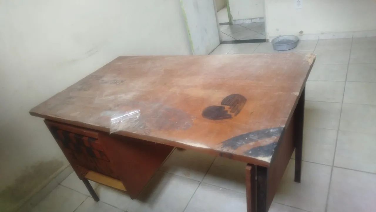 Mesa de madeira maciça  - Foto 4