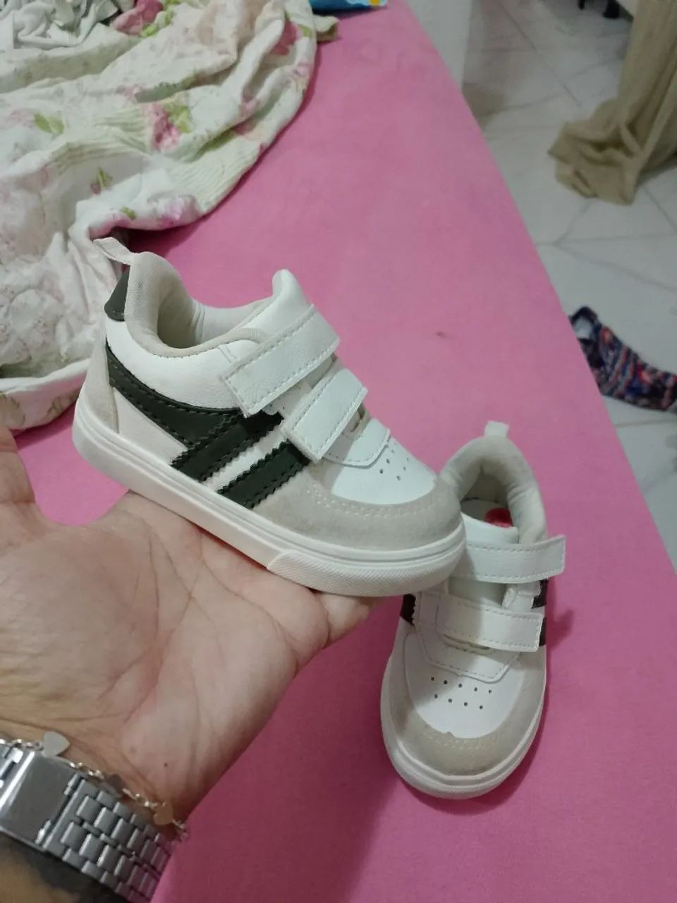 Vendo tênis de bebê novo tamanho 21 