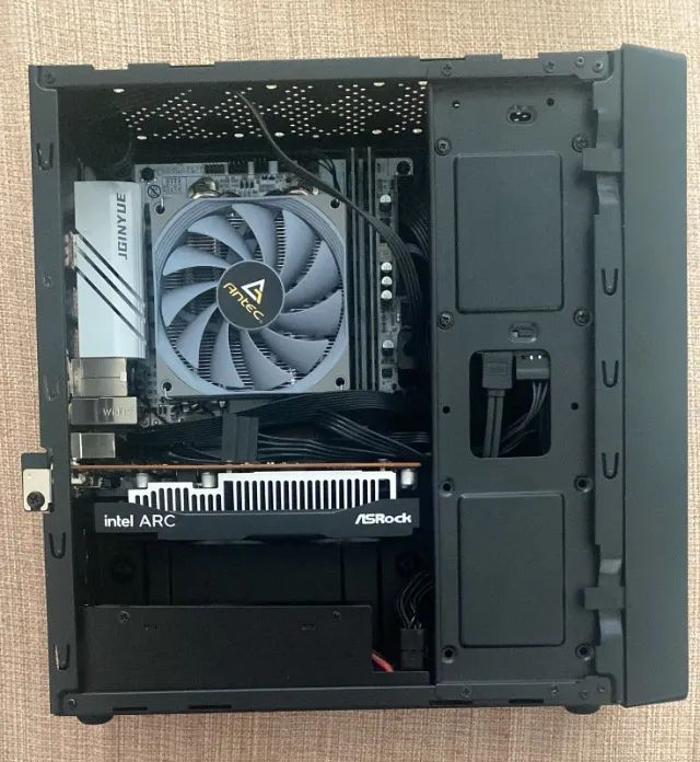 PC Mini ITX - Super Compacto [Ryzen 5 com placa de vídeo LP]