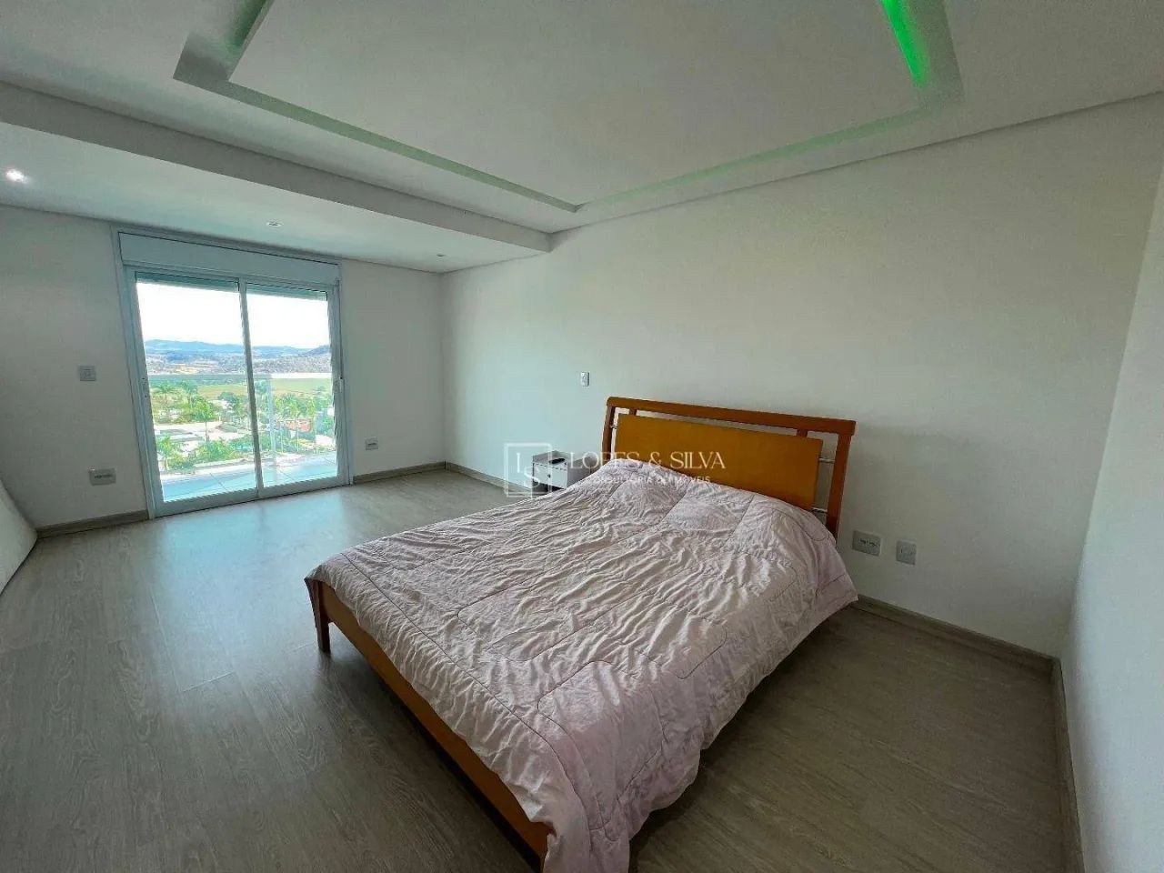 Casa com 4 Dormitórios, sendo 2 suítes à Venda em Condomínio localizado em Atibaia, SP - Foto 12