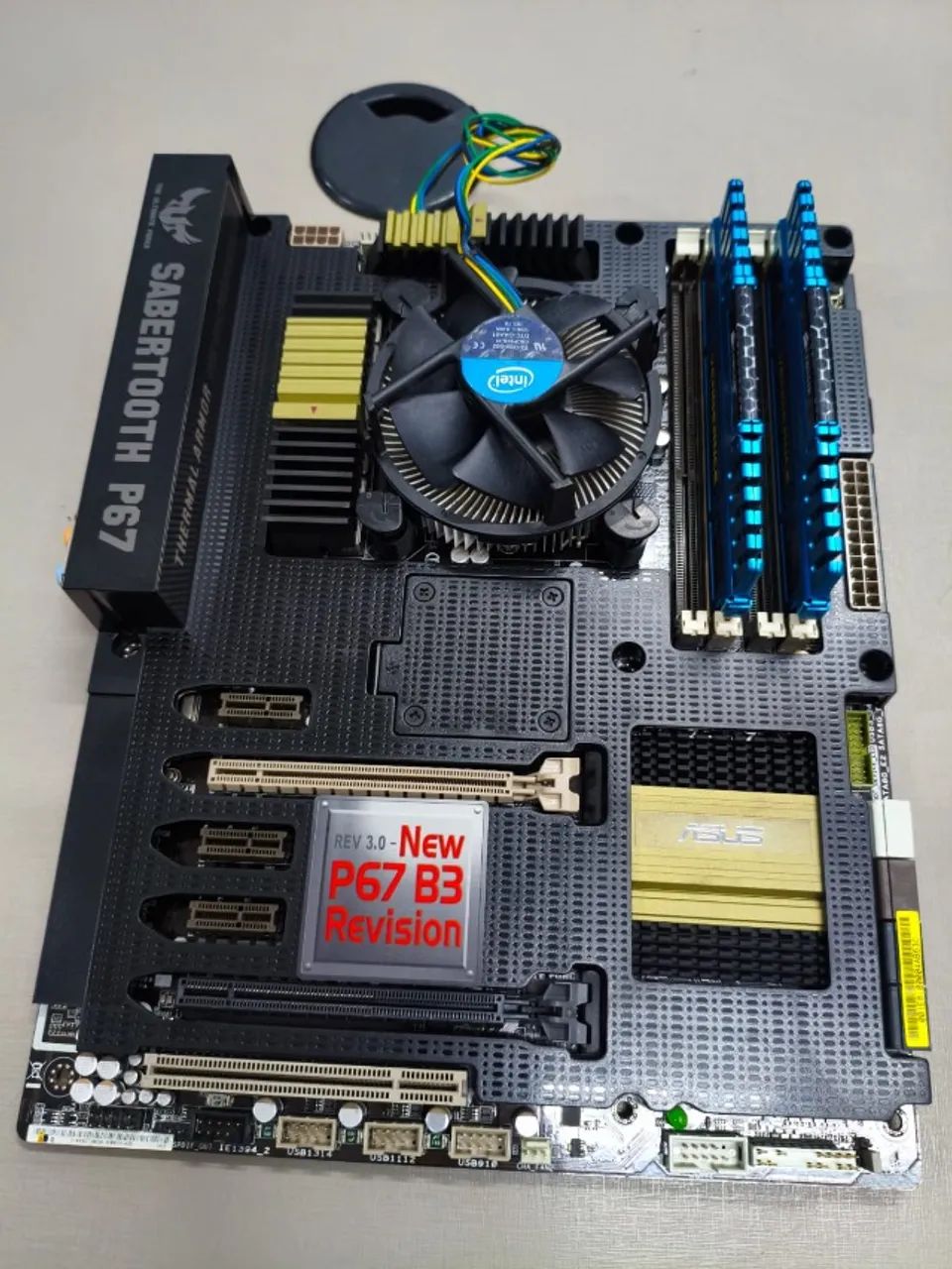 PLACA-MÃE GAMER ASUS SABERTOOTH P67- BARATO