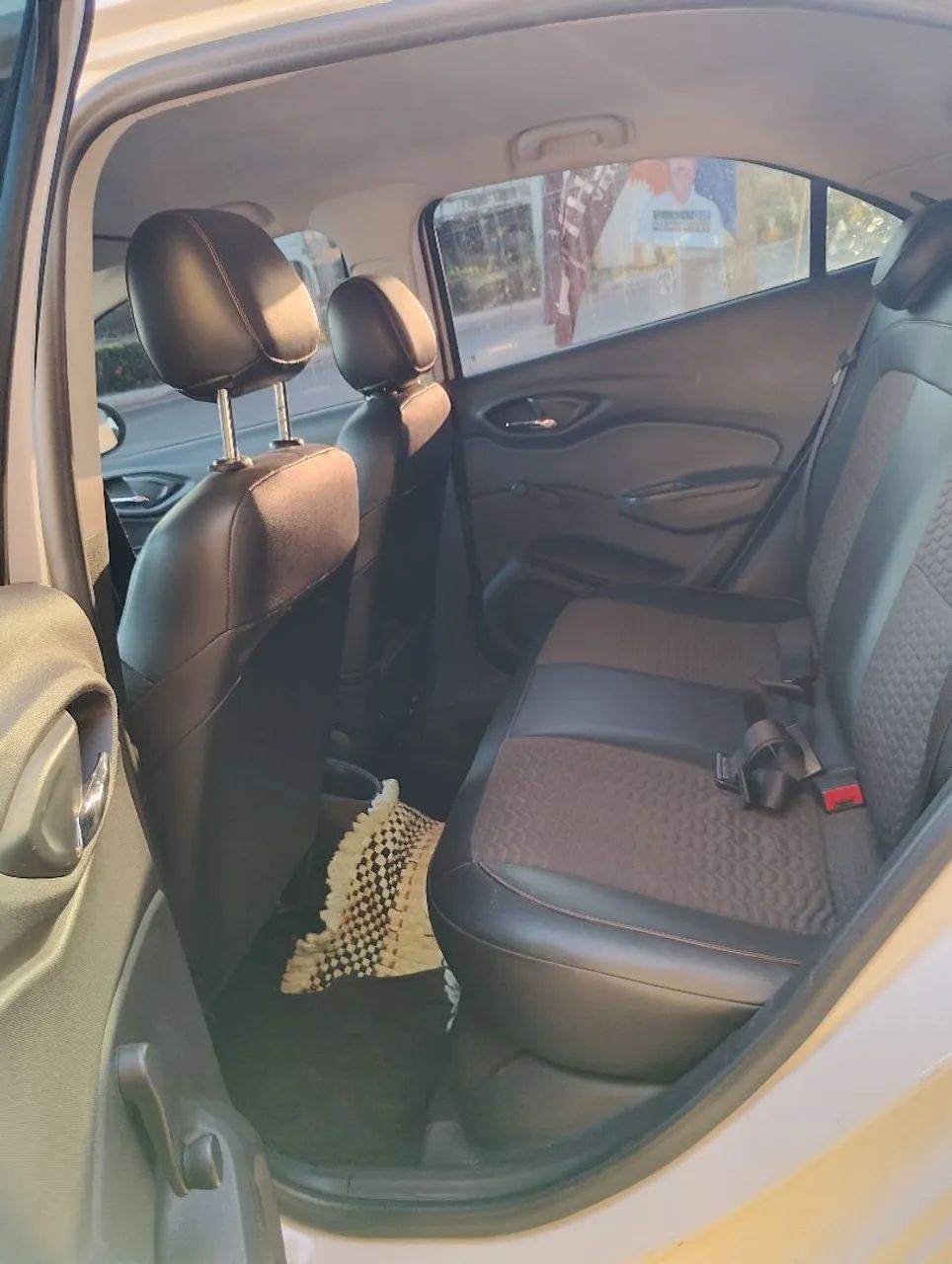 Chevrolet Onix Hatch Effect 1.4 8V Flex Mec. 4P 2018 - Foto 5